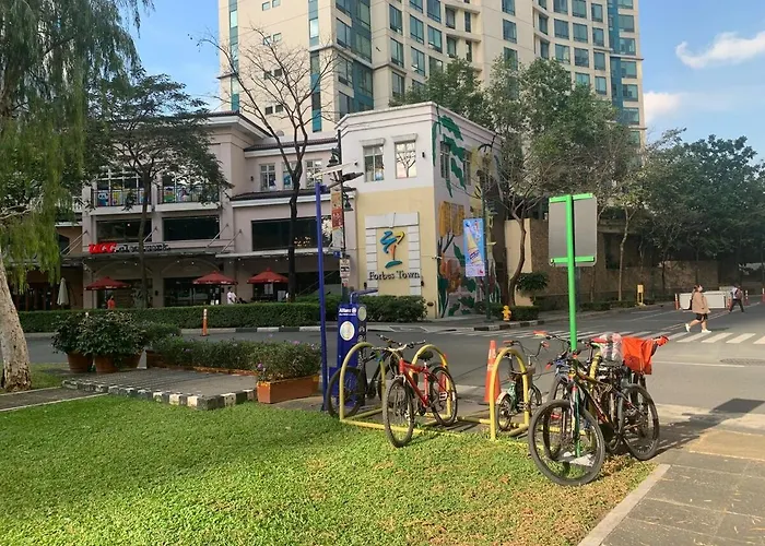 Budget View W Pool Access In Bgc Taguig Manila
