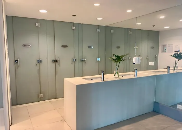 Budget View W Pool Access In Bgc Taguig Apartment *