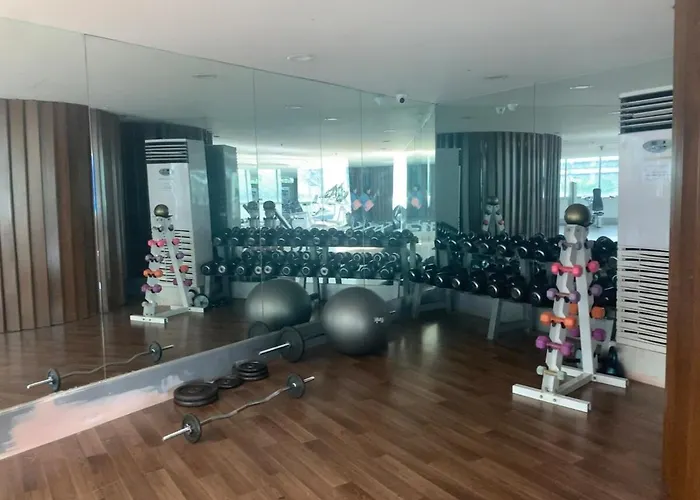 Budget View W Pool Access In Bgc Taguig Apartment *